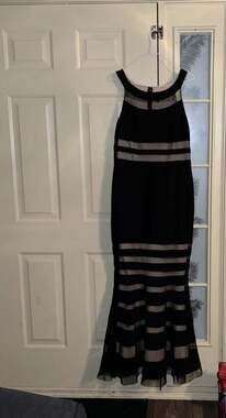 JS Collections Illusion Stripe Mermaid Gown SZ 14 Black Formal Evening Gala